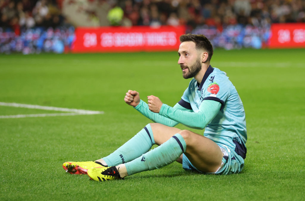 Barnsley v Bolton Wanderers - Sky Bet League One Play-Off Semi-Final 1st Leg
