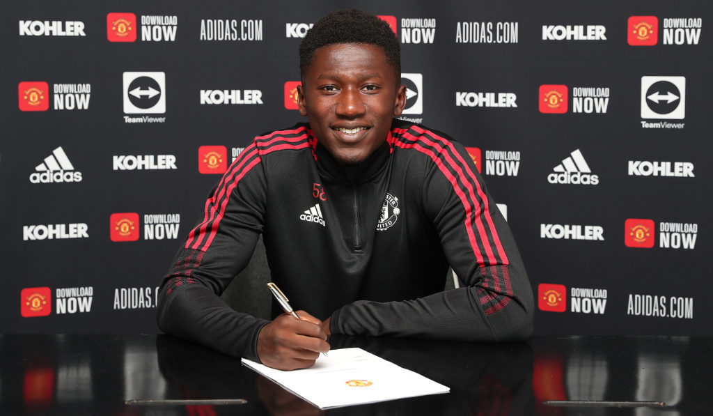 Di'Shon Bernard Signs a New Contract at Manchester United